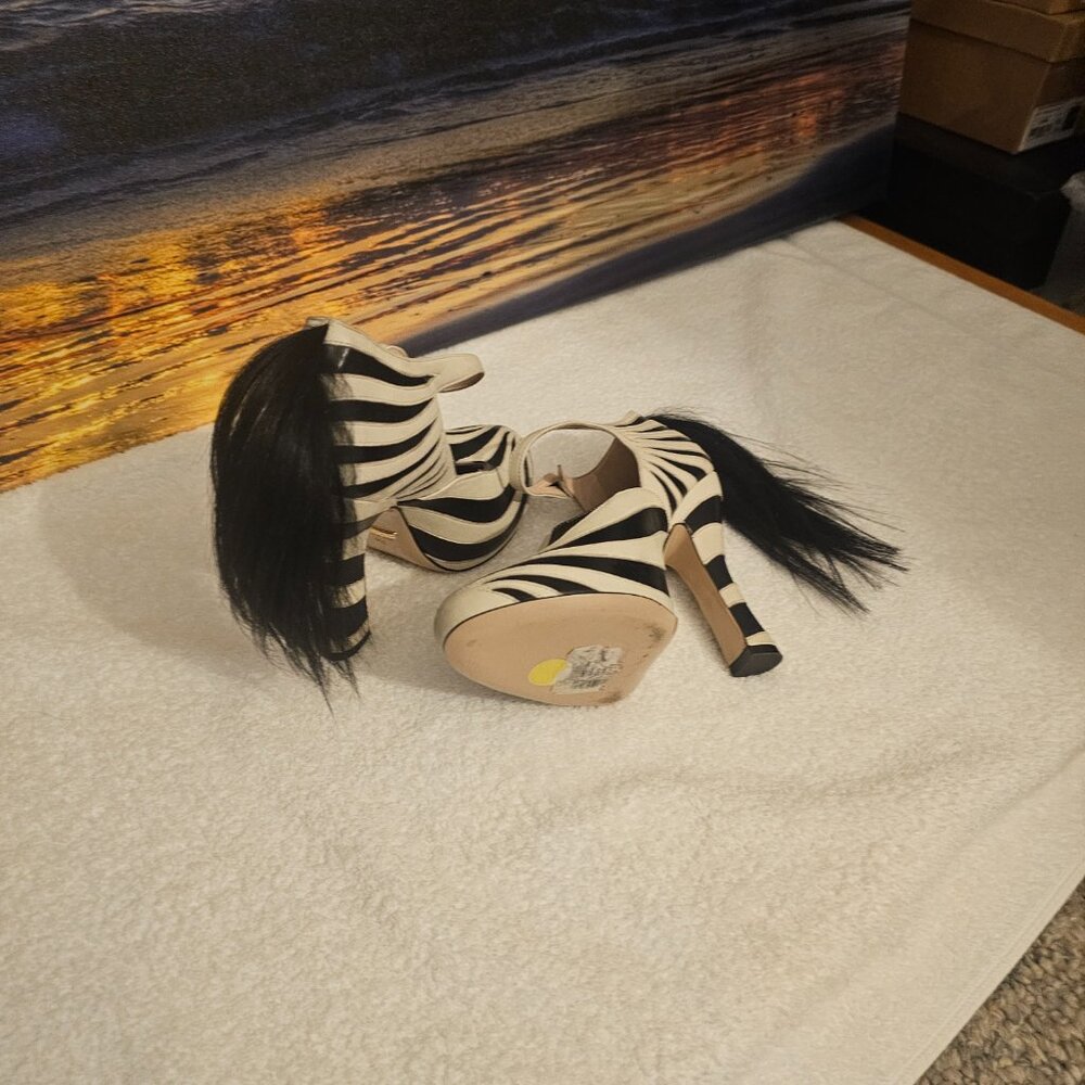 Gucci RUNWAY SHOES Zebra Pony Tail Mary Jane $1290 US 6 WUR 36 - Picture 3 of 4
